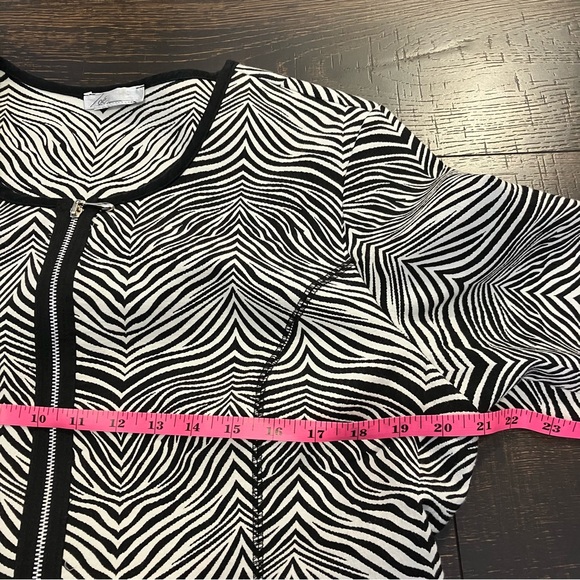 Zoe | Black & White Zebra prints Lightweight Jacket - Picture 7 of 9